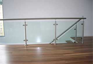 steel_post_glass_railing4